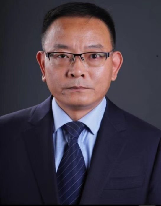 闫超律师